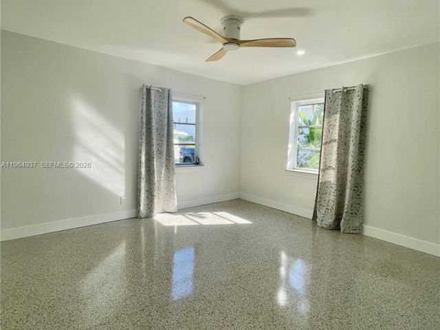 Дом в аренду по адресу 1329 NE 16th Ave 0 - фото 7482652