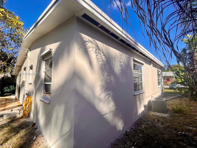 Дом в аренду по адресу 1329 NE 16th Ave 0 - фото 7482655