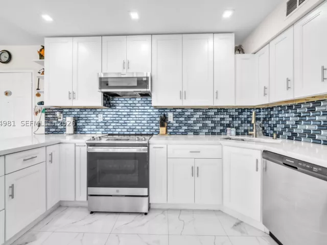Квартира в аренду номер1535(AvailableSept 01 - фото 9337012