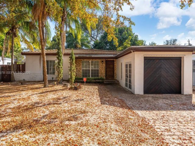 Продажа дома по адресу 4220 SW 13th St - фото 7428263