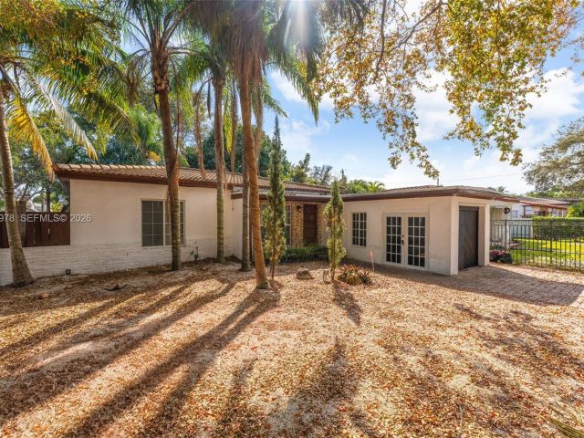 Продажа дома по адресу 4220 SW 13th St - фото 7428266