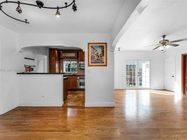 Продажа дома по адресу 4220 SW 13th St - фото 7428269