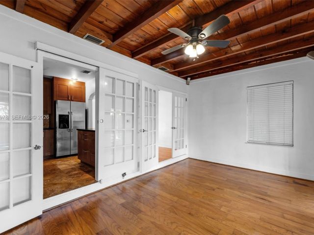 Продажа дома по адресу 4220 SW 13th St - фото 7428272