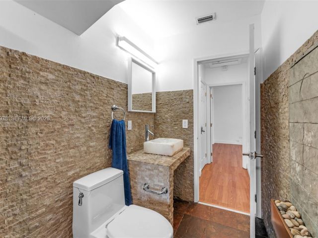 Продажа дома по адресу 4220 SW 13th St - фото 7428281