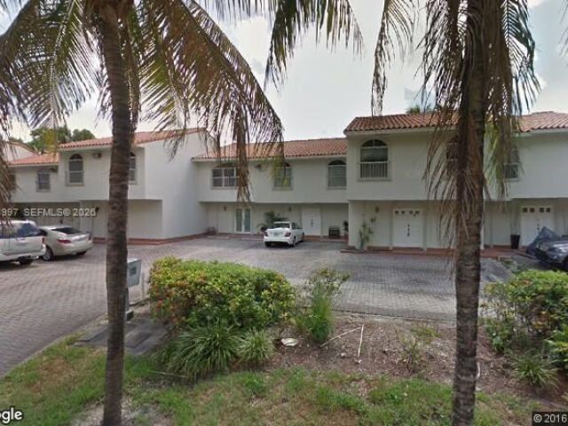 Дом в аренду по адресу 16529 NE 26th Ave 4A - фото 7428096