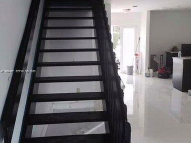 Дом в аренду по адресу 16529 NE 26th Ave 4A - фото 7428099