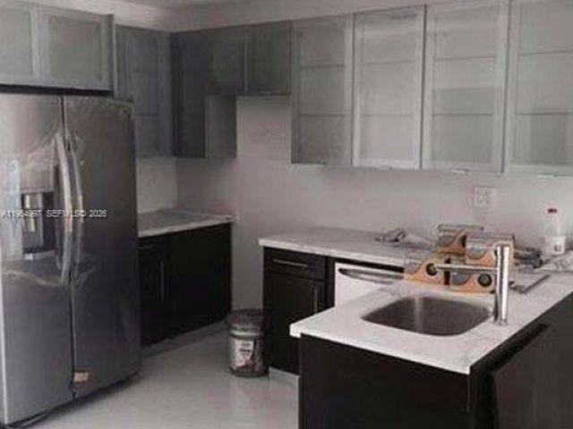 Дом в аренду по адресу 16529 NE 26th Ave 4A - фото 7428101