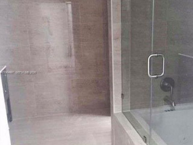 Дом в аренду по адресу 16529 NE 26th Ave 4A - фото 7428102