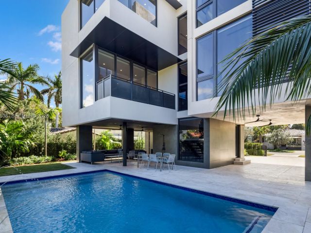 Продажа дома по адресу 621 W 44th St - фото 7467579