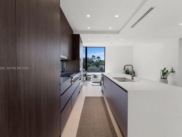 Продажа дома по адресу 621 W 44th St - фото 7467586