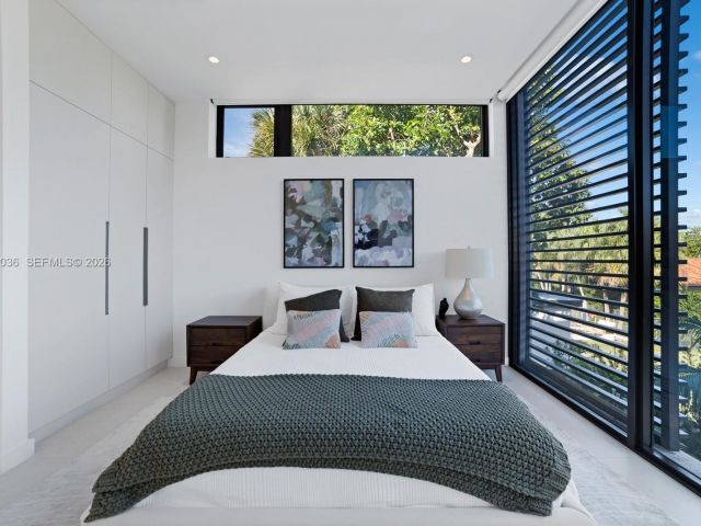 Продажа дома по адресу 621 W 44th St - фото 7467591