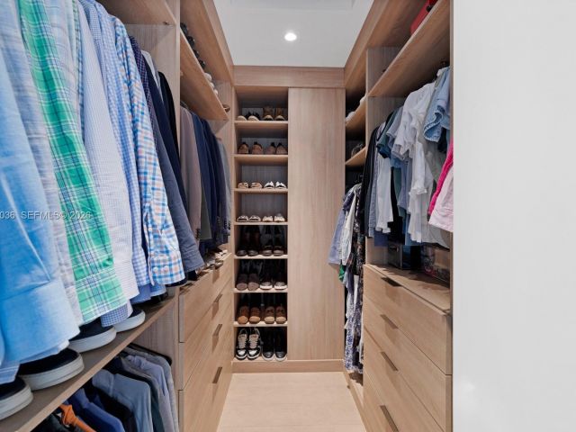 Продажа дома по адресу 621 W 44th St - фото 7467594