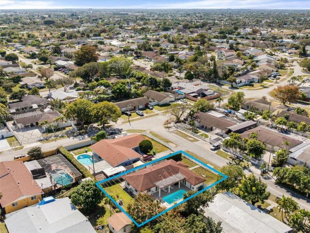 Продажа дома по адресу 16321 SW 102nd Pl - фото 7428234