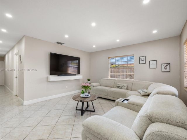 Продажа дома по адресу 16321 SW 102nd Pl - фото 7428244