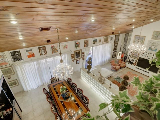 Продажа дома по адресу 913 Diplomat Parkway - фото 7462143