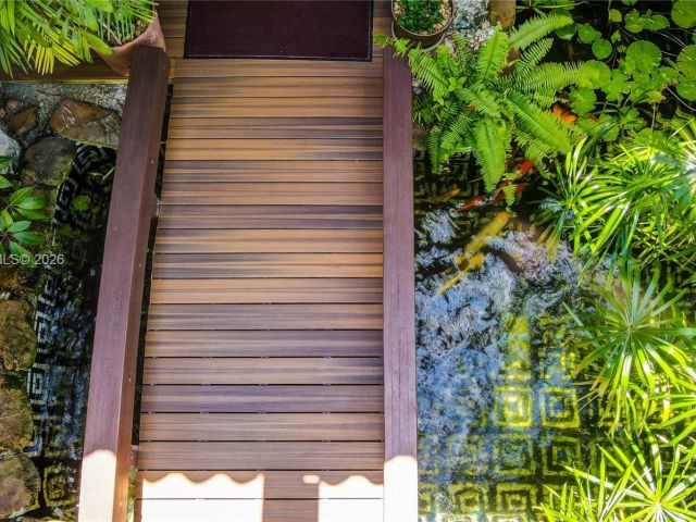 Продажа дома по адресу 913 Diplomat Parkway - фото 7462160