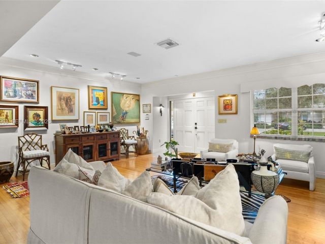 Продажа дома по адресу 1255 Algardi Ave - фото 7471058