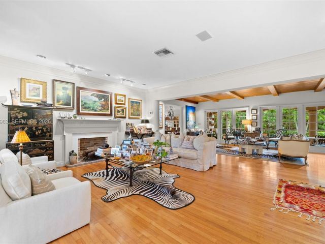 Продажа дома по адресу 1255 Algardi Ave - фото 7471059