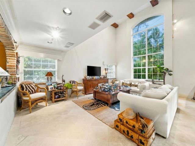 Продажа дома по адресу 1255 Algardi Ave - фото 7471067