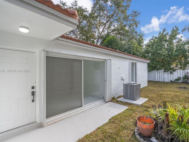 Продажа дома по адресу 16907 SW 142nd Pl - фото 7428492