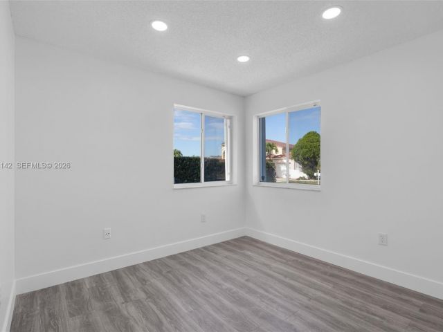 Продажа дома по адресу 16907 SW 142nd Pl - фото 7428505