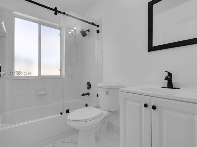 Продажа дома по адресу 16907 SW 142nd Pl - фото 7428506