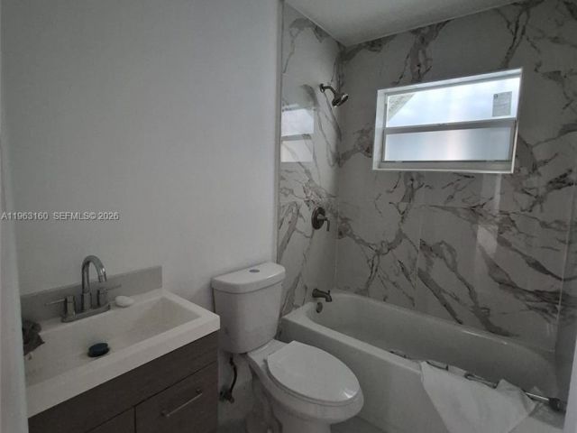 Продажа дома по адресу 1711 NW 27th Ter - фото 7428327