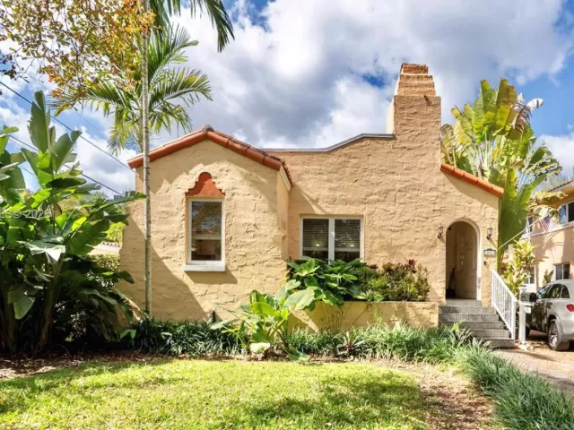 Дом в аренду по адресу 906 Genoa St - фото 7434043