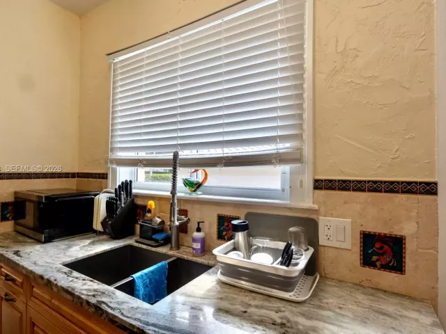 Дом в аренду по адресу 906 Genoa St - фото 7434048