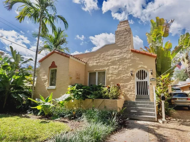 Дом в аренду по адресу 906 Genoa St - фото 7434042