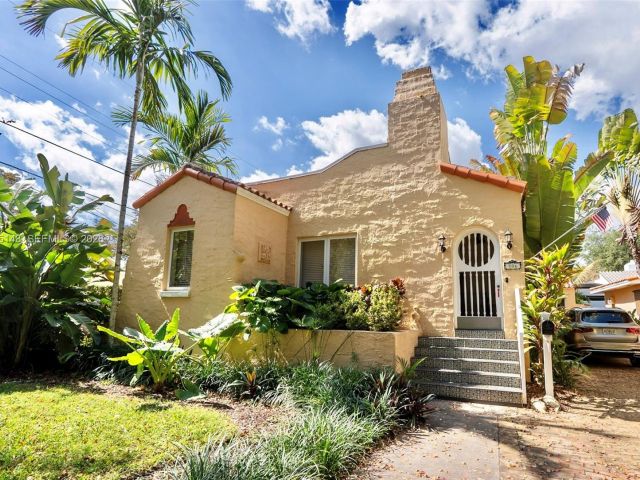 Дом в аренду по адресу 906 Genoa St - фото 7434042