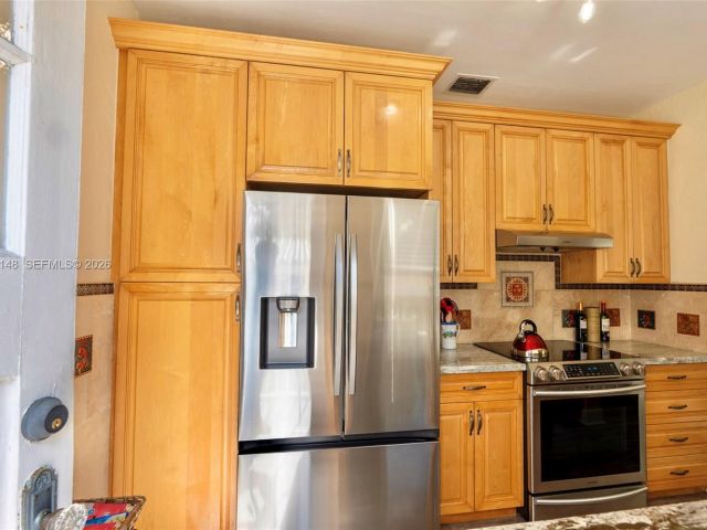 Дом в аренду по адресу 906 Genoa St - фото 7434047