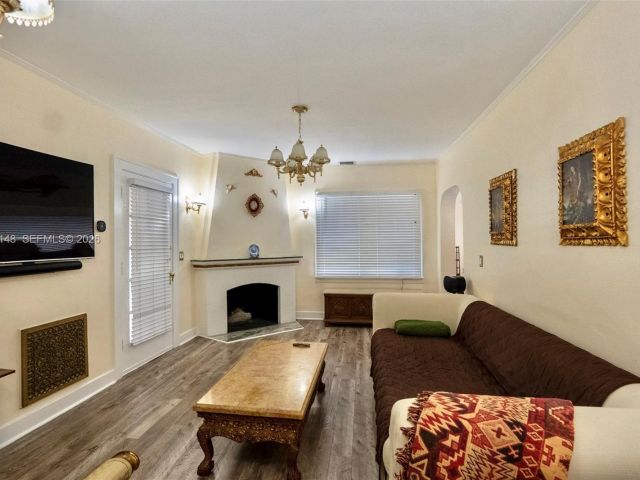 Дом в аренду по адресу 906 Genoa St - фото 7434050