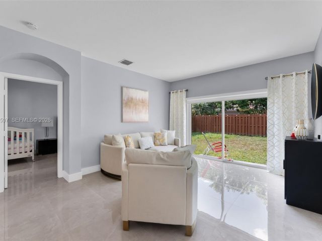 Продажа дома по адресу 14234 SW 155th Ct - фото 7428526