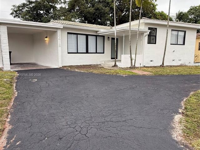 Продажа дома по адресу 12615 N Miami Ave - фото 7436179