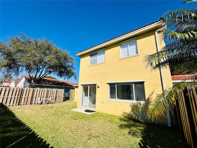 Дом в аренду по адресу 16534 SW 97th Ter 16534 - фото 7428432