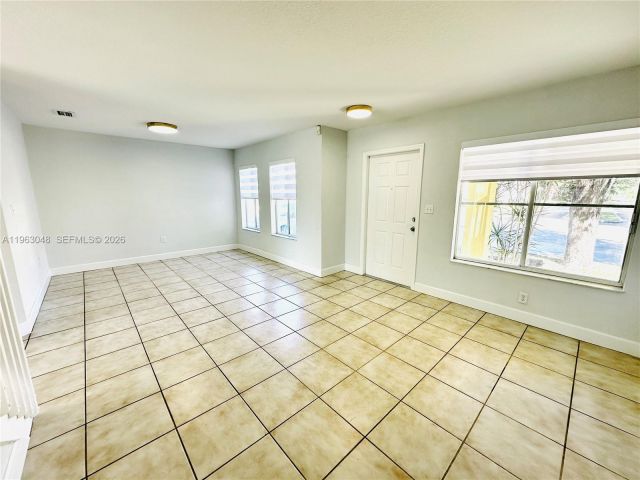 Дом в аренду по адресу 16534 SW 97th Ter 16534 - фото 7428436