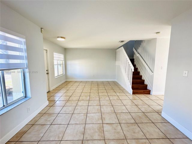 Дом в аренду по адресу 16534 SW 97th Ter 16534 - фото 7428438