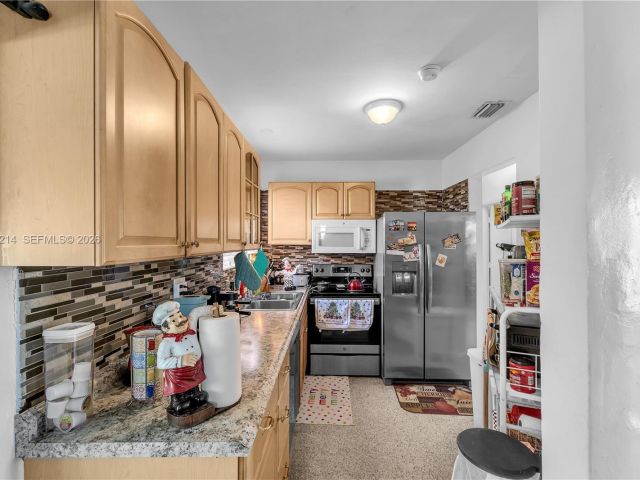 Продажа дома по адресу 3235 SW 93rd Ct - фото 7464470