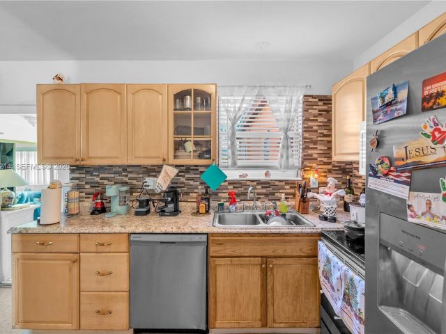 Продажа дома по адресу 3235 SW 93rd Ct - фото 7464471