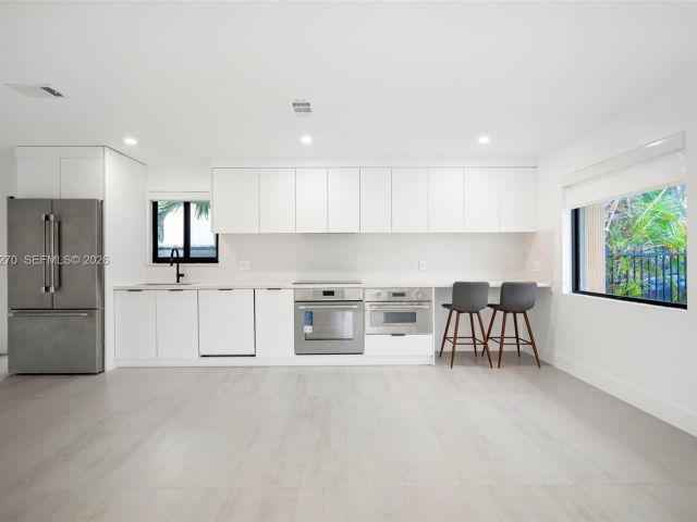 Дом в аренду по адресу 3668 SW 26th St 0 - фото 7428836