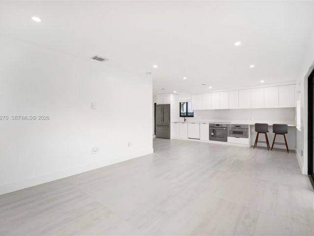 Дом в аренду по адресу 3668 SW 26th St 0 - фото 7428840