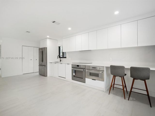 Дом в аренду по адресу 3668 SW 26th St 0 - фото 7428842