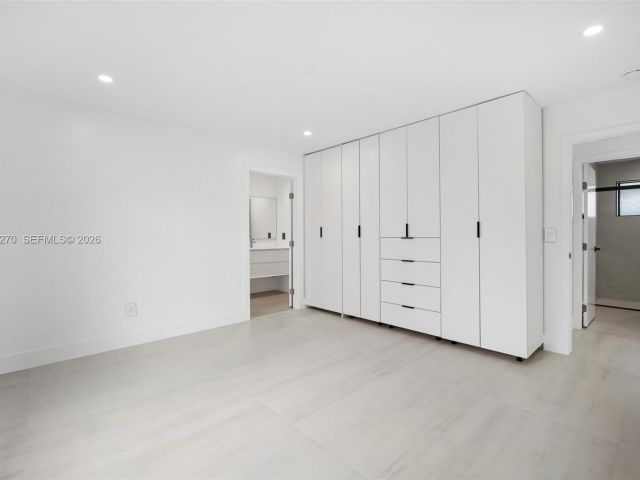 Дом в аренду по адресу 3668 SW 26th St 0 - фото 7428843