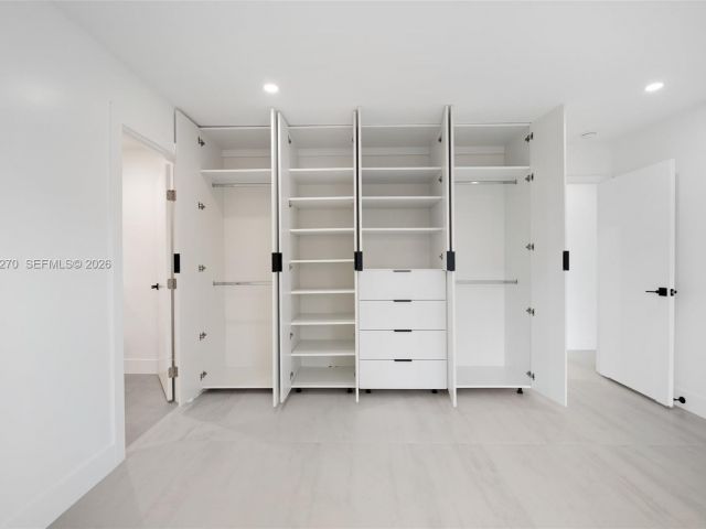 Дом в аренду по адресу 3668 SW 26th St 0 - фото 7428846