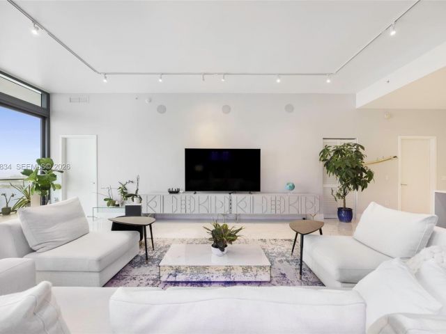 Продажа квартиры #4002 - фото 7493225