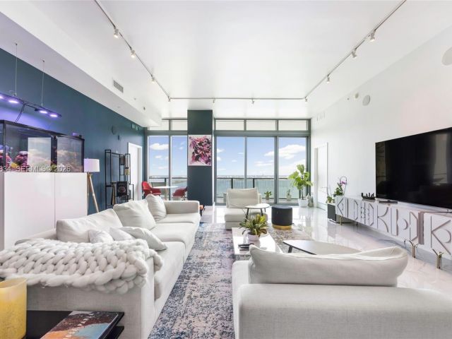 Продажа квартиры #4002 - фото 7493234