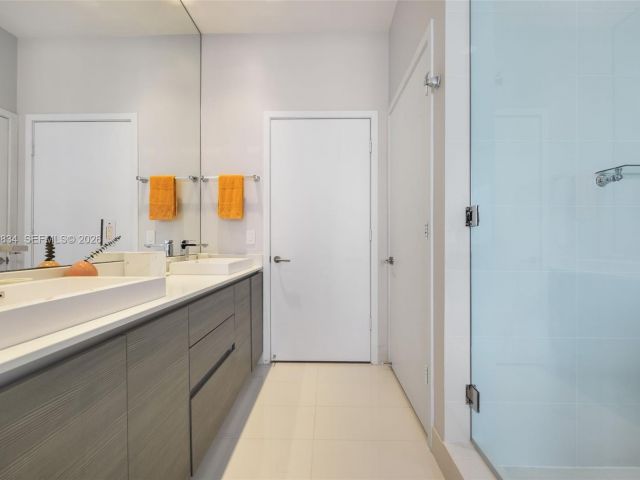 Продажа квартиры #4002 - фото 7493242