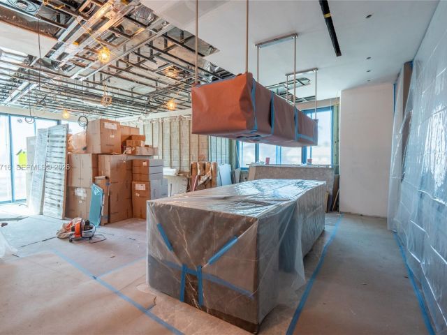 Продажа дома по адресу 1649 W 22nd St - фото 7528204