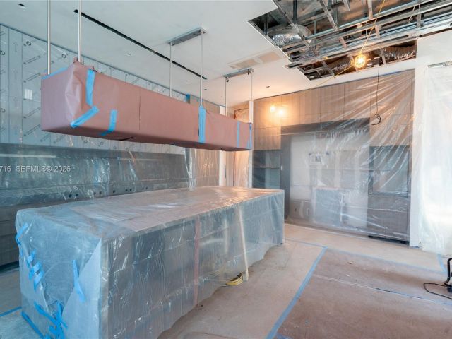 Продажа дома по адресу 1649 W 22nd St - фото 7528206